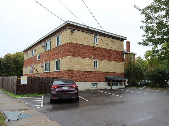2nd image of 745 Oak St