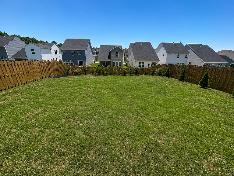 1136 Crescent Moon Loop — Photo 17