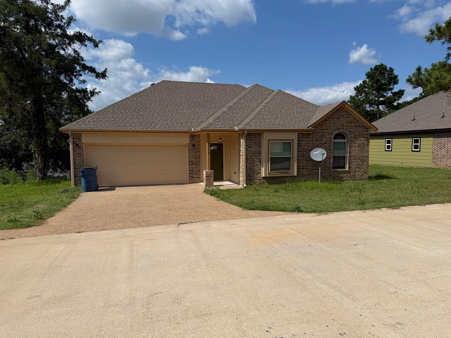 3 bed, 1440 sqft, $1,750 — Photo 1