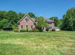 38 Bond Hollow Rd, Sutton, MA 01590