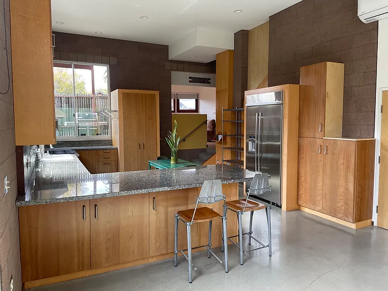 530 Brooks Ave — Photo 9