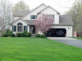 5453 Murphy Rd, Lockport, NY 14094