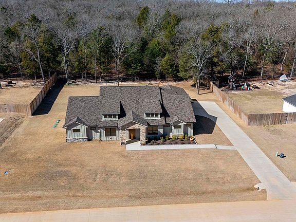3rd image of 14681 Woodland Creek Dr