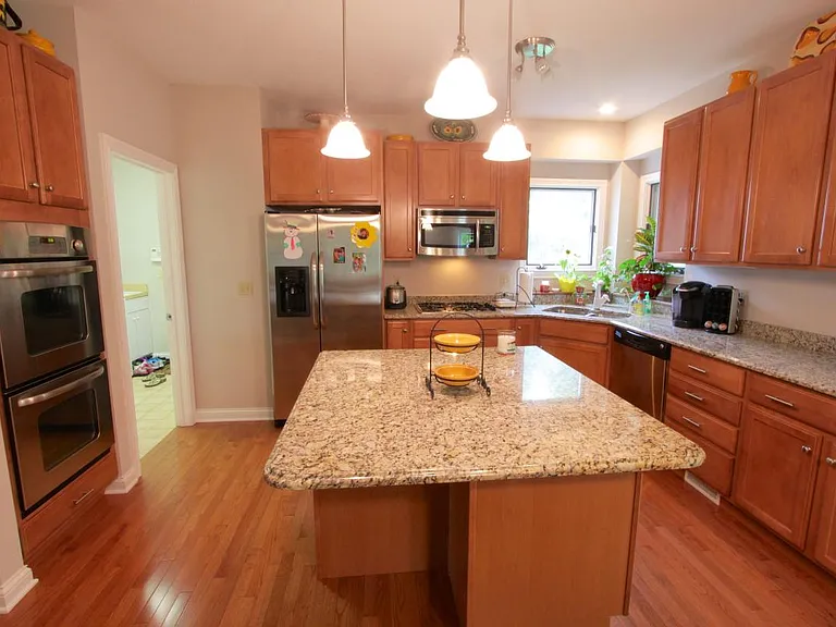 678 Union Dr — Photo 4