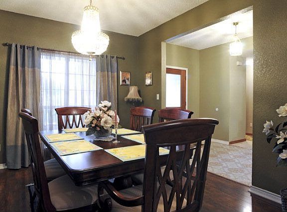 5th image of 932 Queens Dr