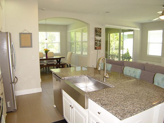 3rd image of 6810 Park Strand Dr