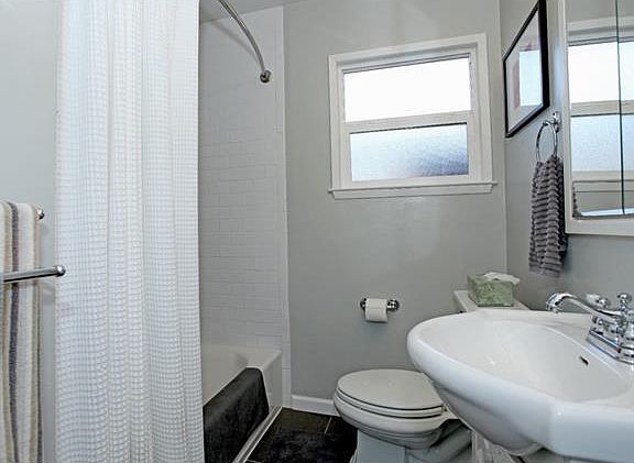 5th image of 411 N Fernwood Cir
