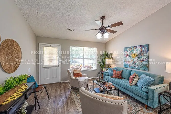 2 bed, 2.0 bath, 884 sqft, $1,450 — Photo 3