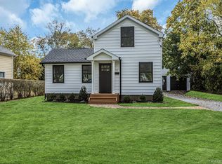 12 Electric St, Patchogue, NY 11772