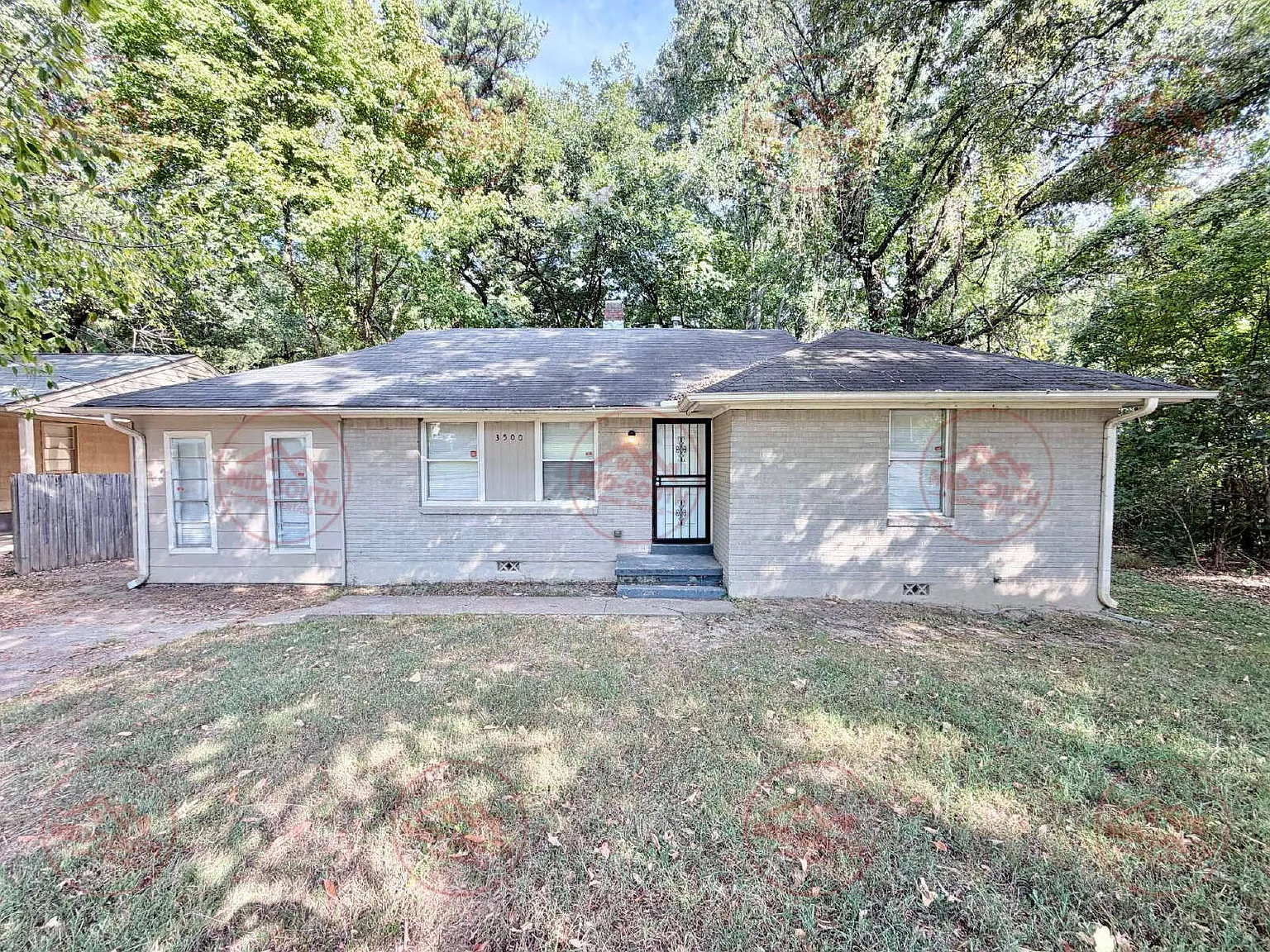3 bed, 1.0 bath, 1307 sqft, $950 — Photo 1