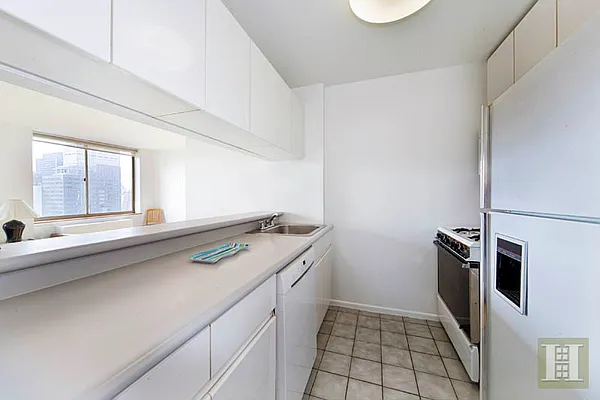 Rented by Halstead Real Estate | media 35