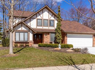 2695 Ronald Dr, Troy, MI