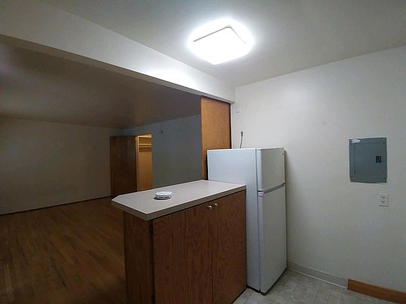 5th image of 6537 Oswego Pl NE APT 6