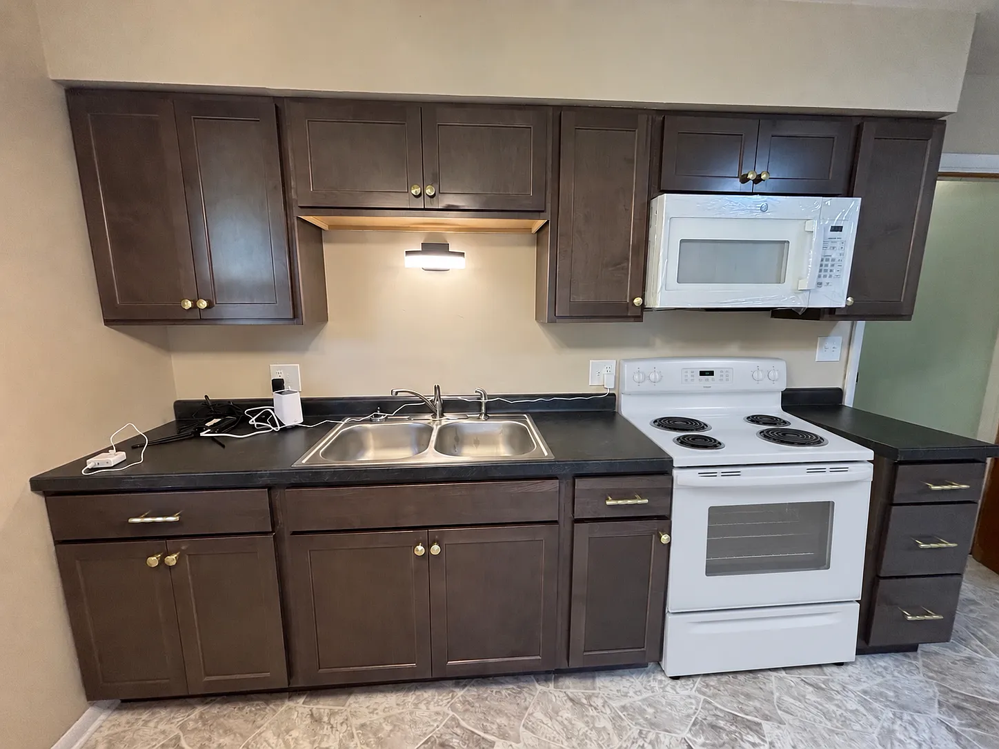 2 bed, 800 sqft, $1,250 — Photo 1