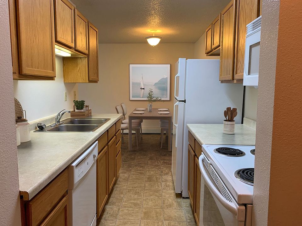 1st image of 1515 14th Ave E #9