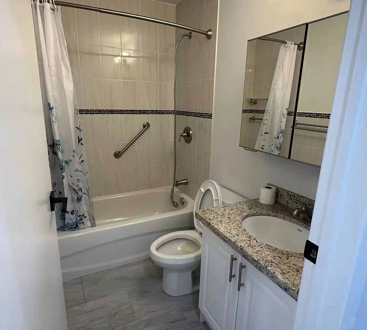 3 bed, $3,200 — Photo 4