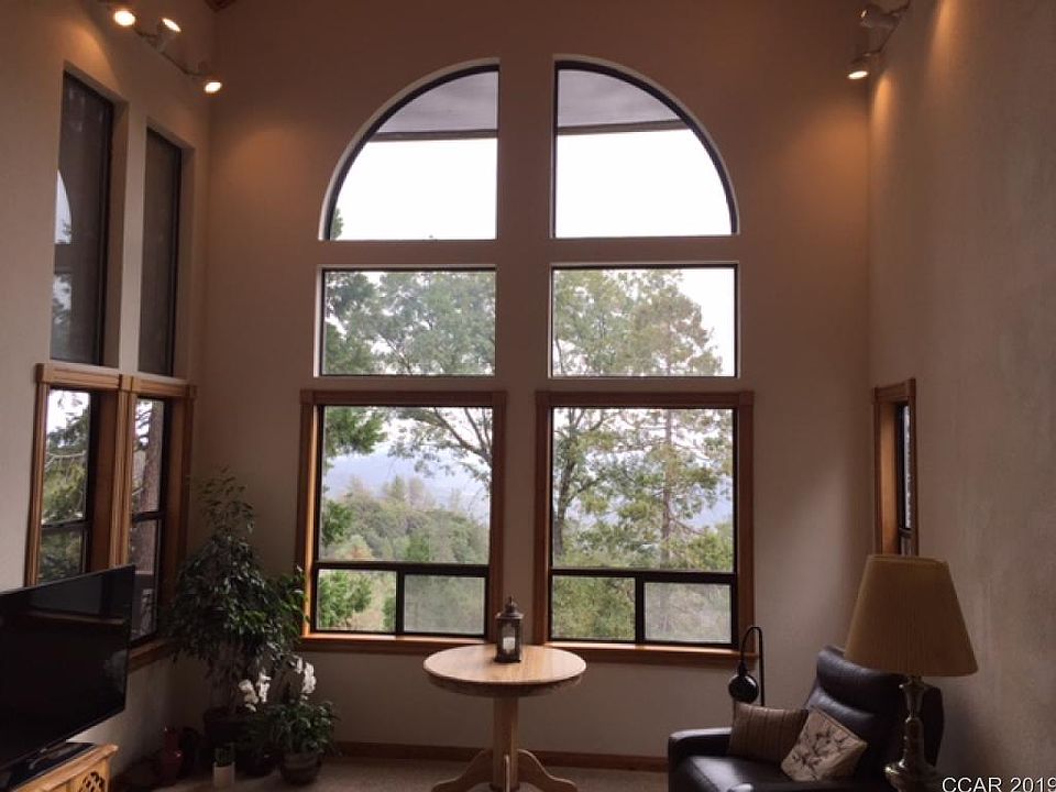 1st image of 878 Buckthorn Dr