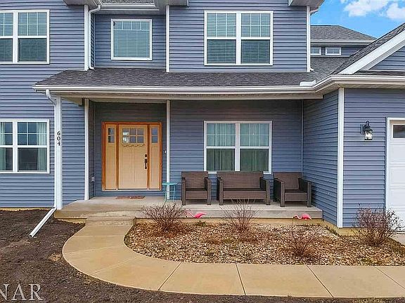 3rd image of 604 Prairie Meadows Dr
