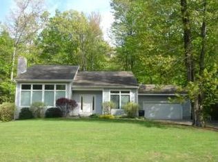6676 Beech Creek Dr, Fruitport, MI 49415