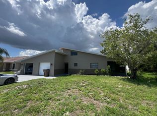 203 SW 16th Ter, Cape Coral, FL 33991