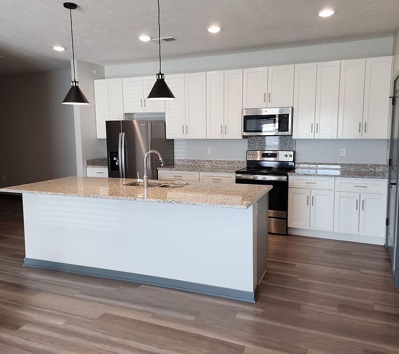 1st image of 7323 N 279th St #2-107