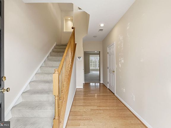 3rd image of 15054 Danehurst Cir