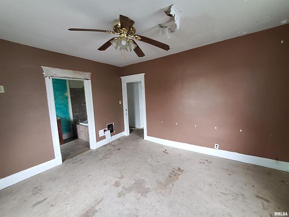 5th image of 112 S Whitesboro St