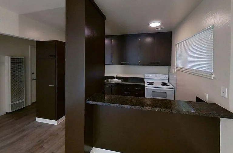2255 Hearst — Photo 24