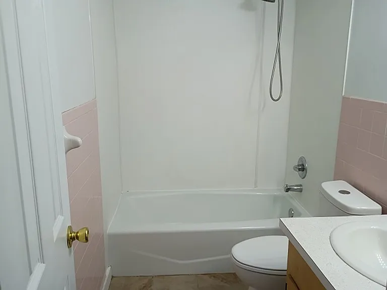 300 Slayden St — Photo 16