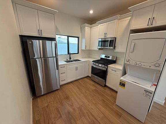2nd image of 2242 Patricia Ave