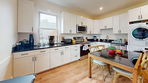 27 Cypress St Photo 1
