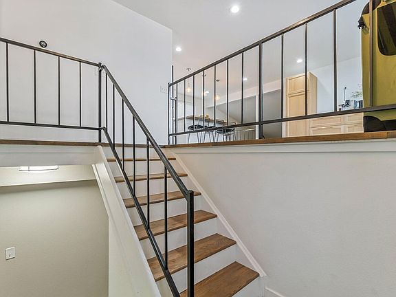 3rd image of 12438 W 70th Pl