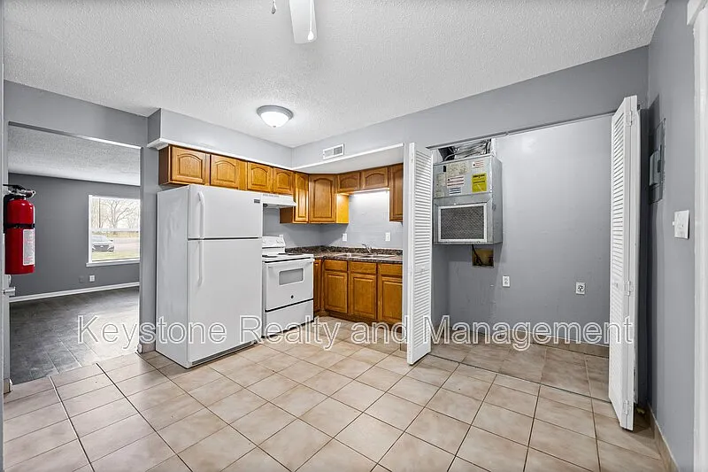 2 bed, 1.5 bath, 1000 sqft, $825 — Photo 4