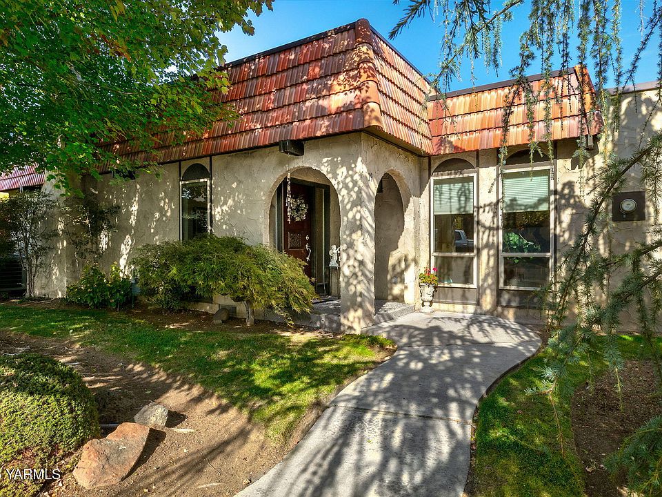 1st image of 19 Crest Cir #19