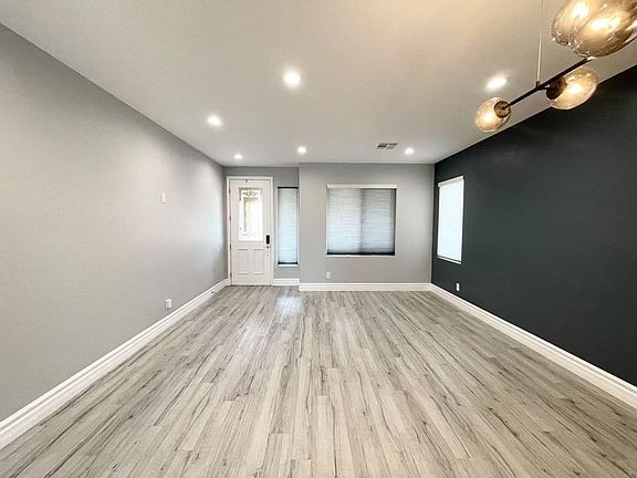 3rd image of 135 Tall Ruff Dr