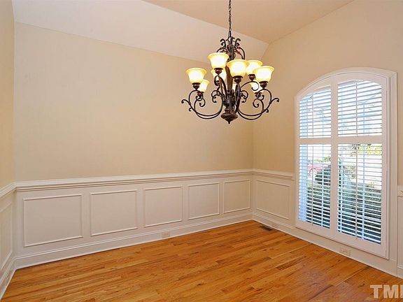 4th image of 1112 Golden Star Way