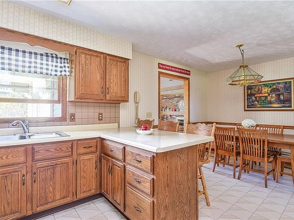 5th image of 4816 Pine Trace Dr