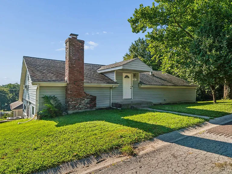 804 Pine St — Photo 46