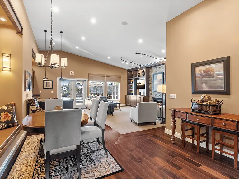 Clubhouse Great Room l Kensington Gate l Tacoma Apartments