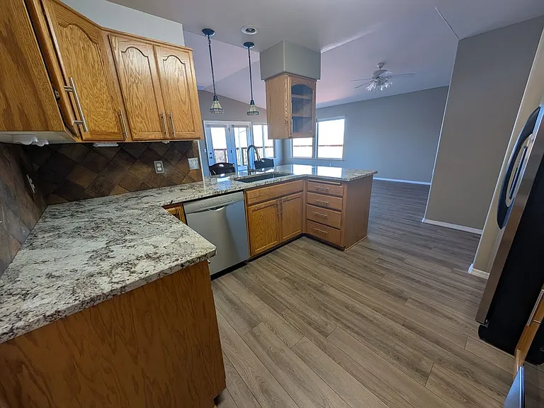 935 Cypress Ct #A — Photo 11