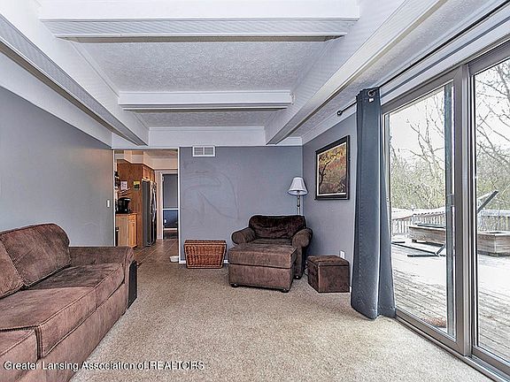 4th image of 1558 Hillside Dr