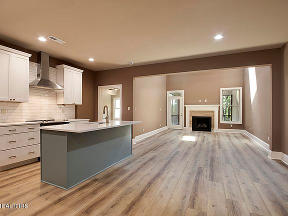 4th image of 2113 Rose Cottage Way