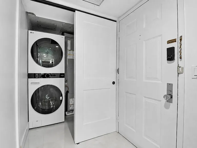 5600 N Flagler Dr #207 — Photo 14