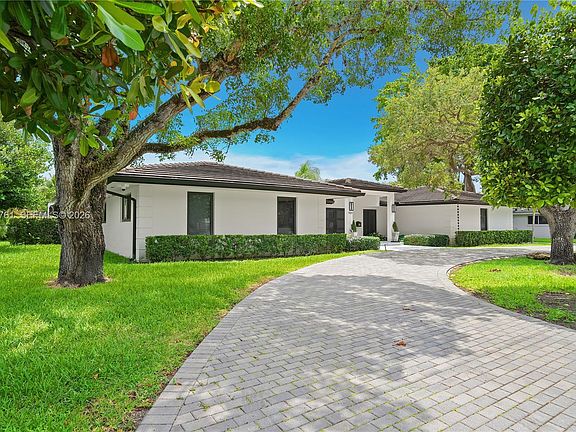 3rd image of 7420 SW 109th Ter