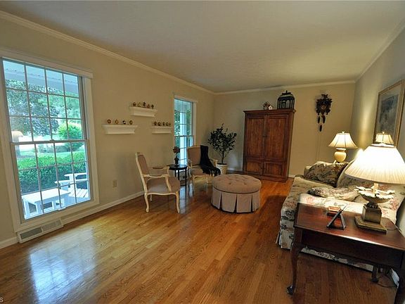 5th image of 561 Marvis Dr