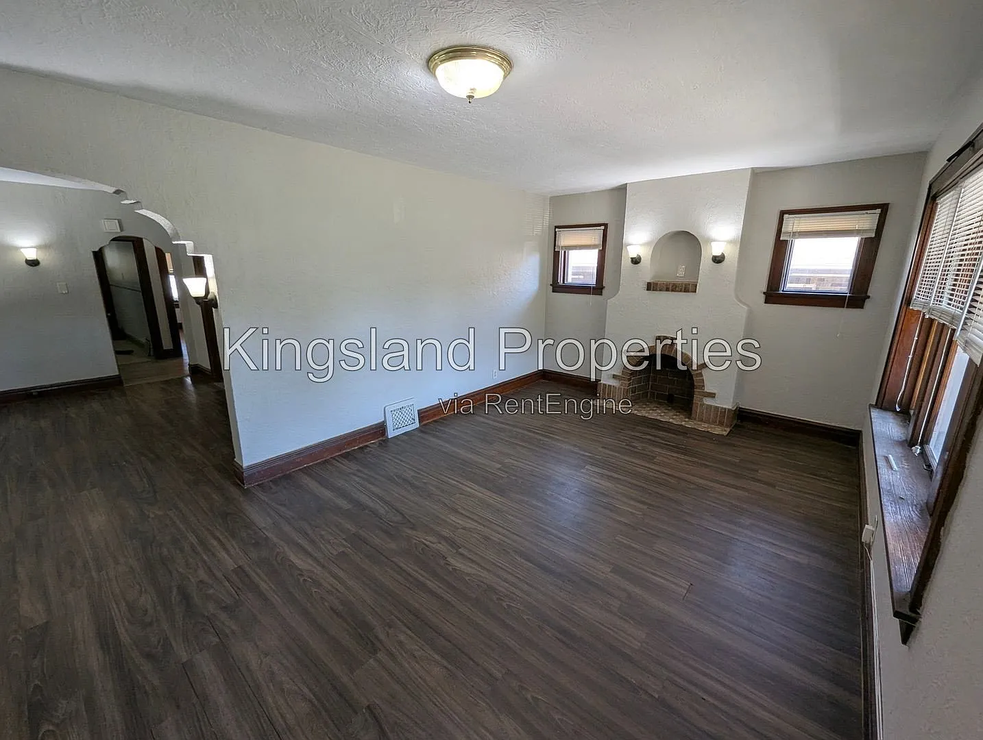 2 bed, 1.0 bath, 1056 sqft, $1,025 — Photo 2