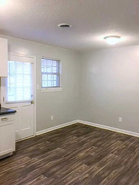 2 bed, 1.5 bath, 1050 sqft, $1,450 — Photo 2