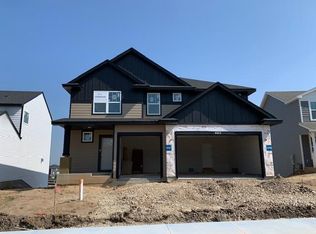 8813 Periwinkle Blvd, Woodbury, MN 55129