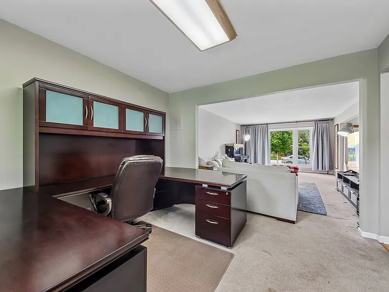 1111 Sara Ln — Photo 34