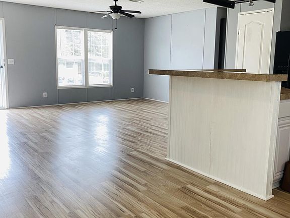 4th image of 7628 N Crest Dr